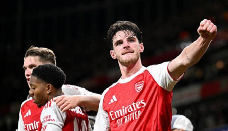 alan-shearer-tan-duong-declan-rice-arsenal-nen-thuong-them-cho-cau-ay