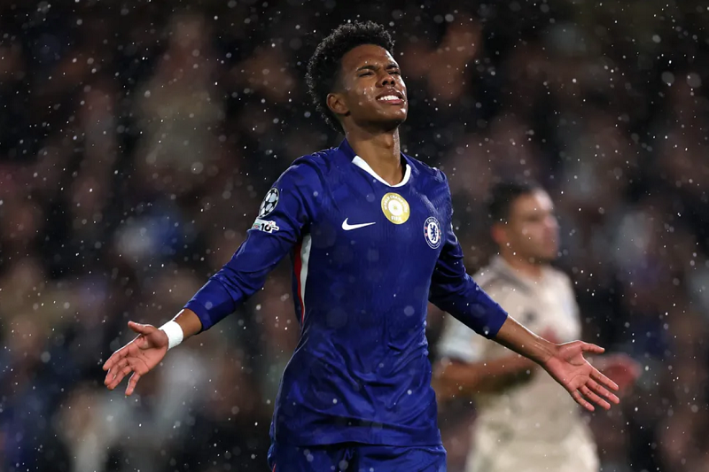 maresca-tran-an-estevao-can-them-thoi-gian-de-hoa-nhap-ngoai-hang